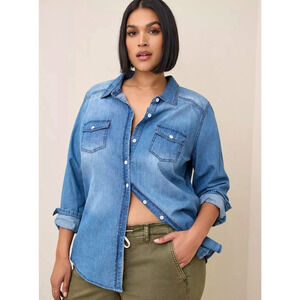 Torrid Womens Size 3 3X Chambray Denim Button Up Shirt Blue Cotton Long Sleeve